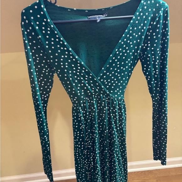 Pretty little thing green polkadot mini dress - Picture 2 of 5